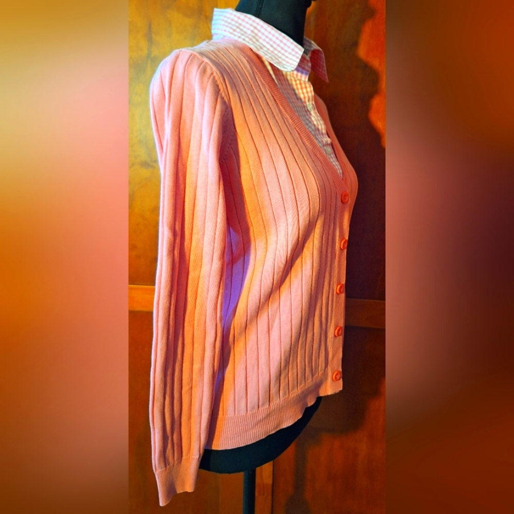 IZOD women's pink sweater with dicky collar and faux button front. Size S - Picture 2 of 5